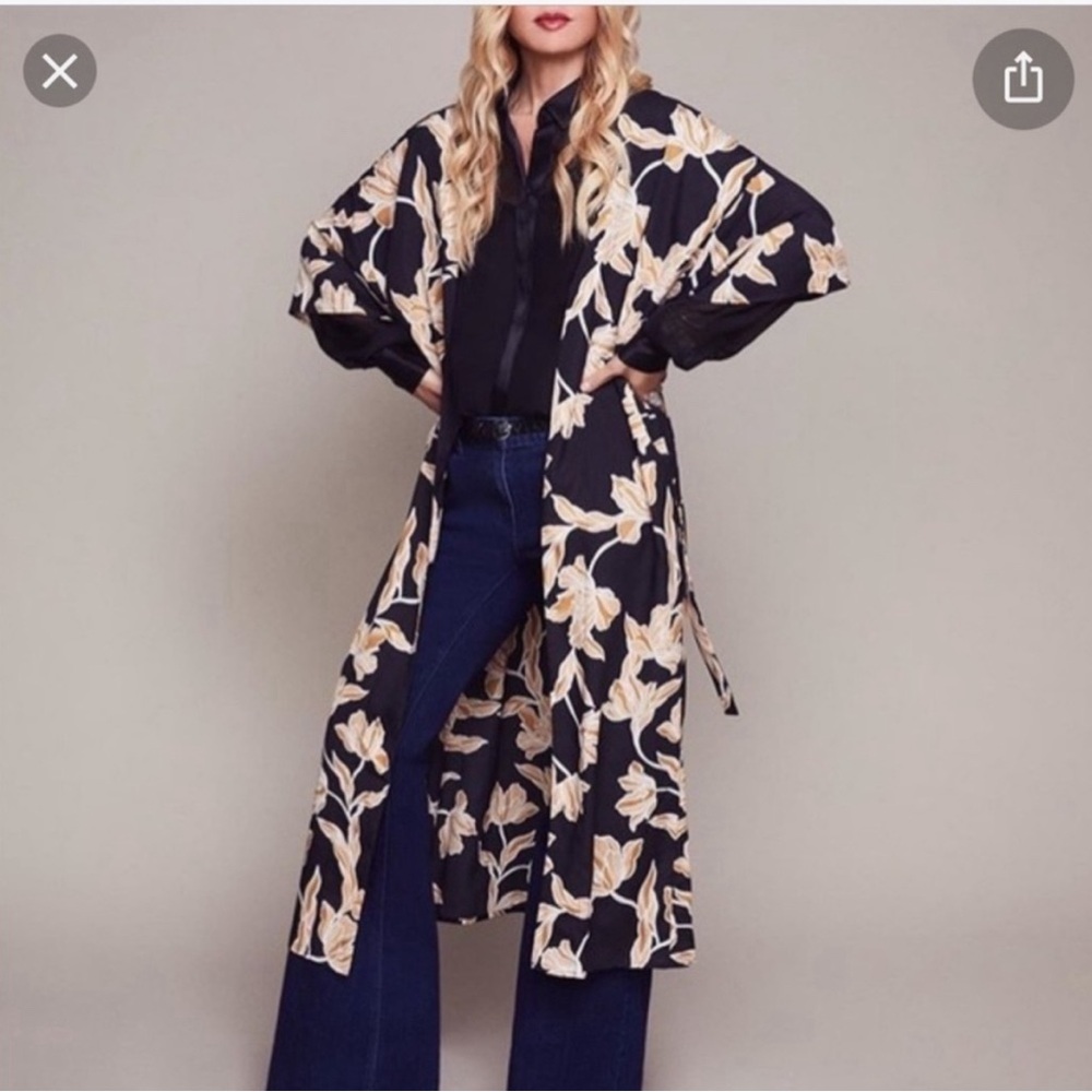 Nwot- Maison Du Soir Floral Robe W Belt - image 1
